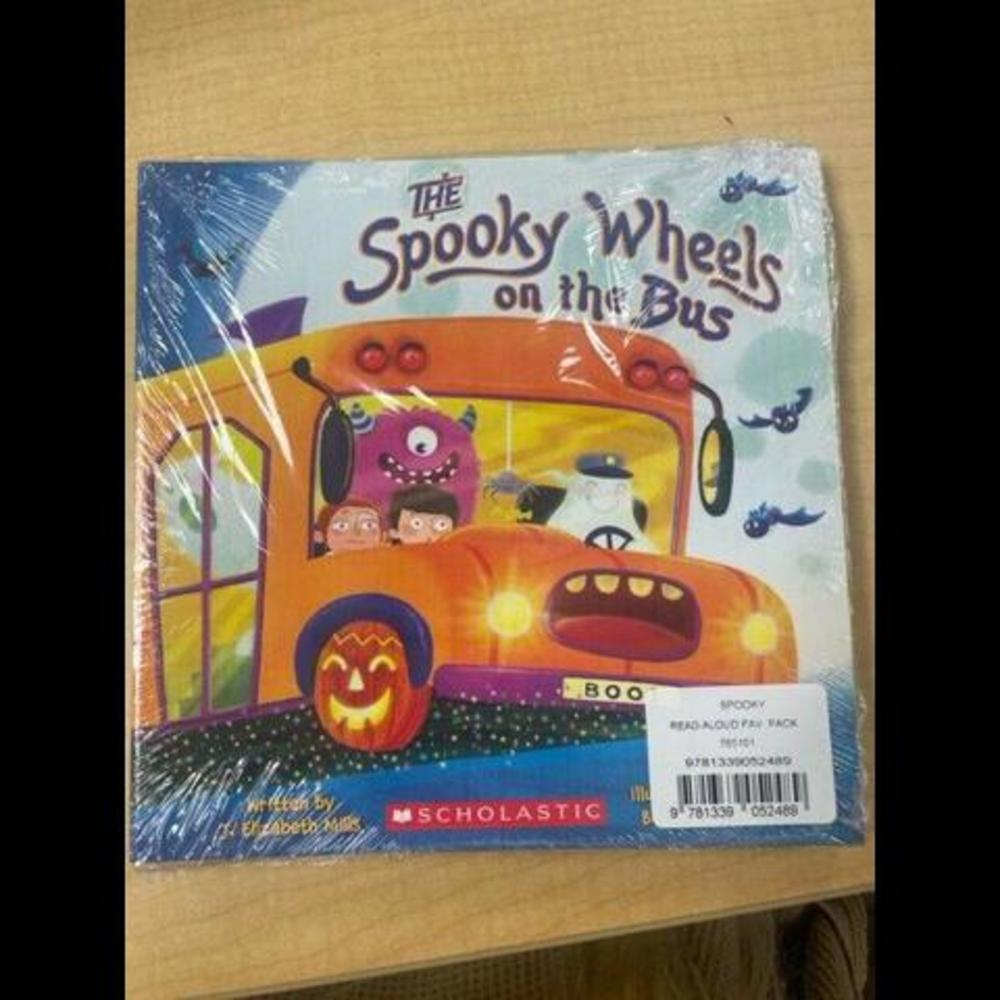 Children Halloween Picture books Lot of 8 Scholastic